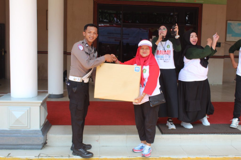 Penyerahan Hadiah